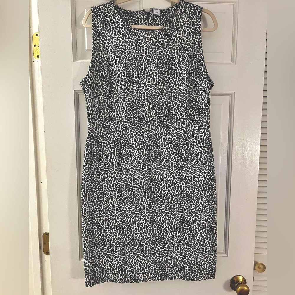 Old Navy ponte leopard sheath dress
